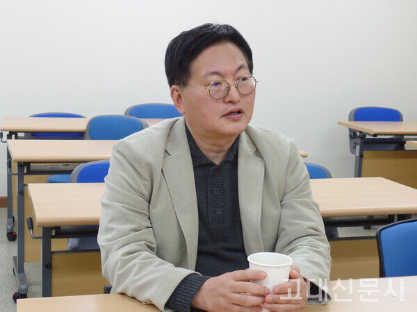 맹성렬 교수는 “외계 지적 생명체는 이미 우리에게 유의미하게 모습을 드러내고 있다”고 말했다.