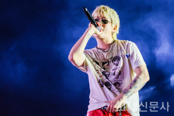 가수 지코 씨는 ‘Boys And Girls’, ‘SPOT!’ 등을 부르며 학생들의 떼창을 유도했다.