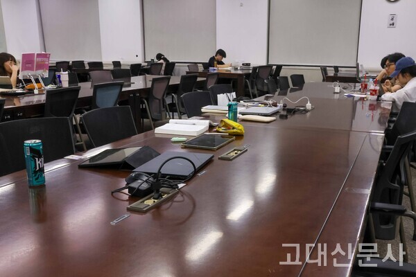 열람실 노쇼·사석화 문제가 지속적으로 제기된다. 사진은 고려대 백주년기념삼성관 4층 대열람실의 모습.
