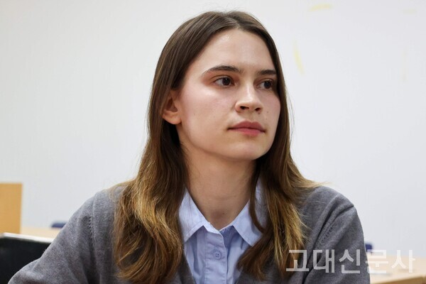 이리나 체레빅 웹진부장은 "국적을 가리지 않는 취재원 선정으로 다양한 시선을 담으려 한다"고 했다.